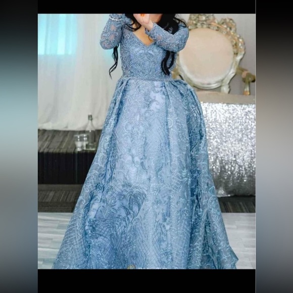 Long sleeve evening gown, size 6-8 - Picture 2 of 5